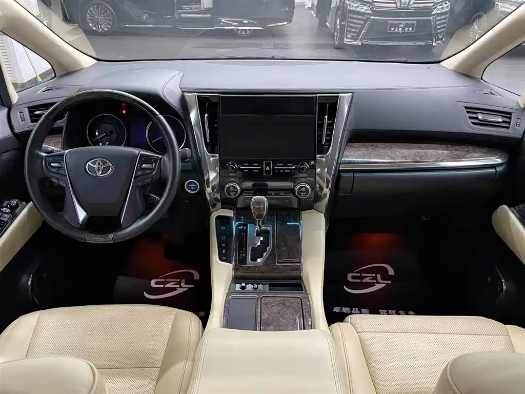 Toyota Alphard 2020 Hybrid 2.5L Premium Edition фото 7