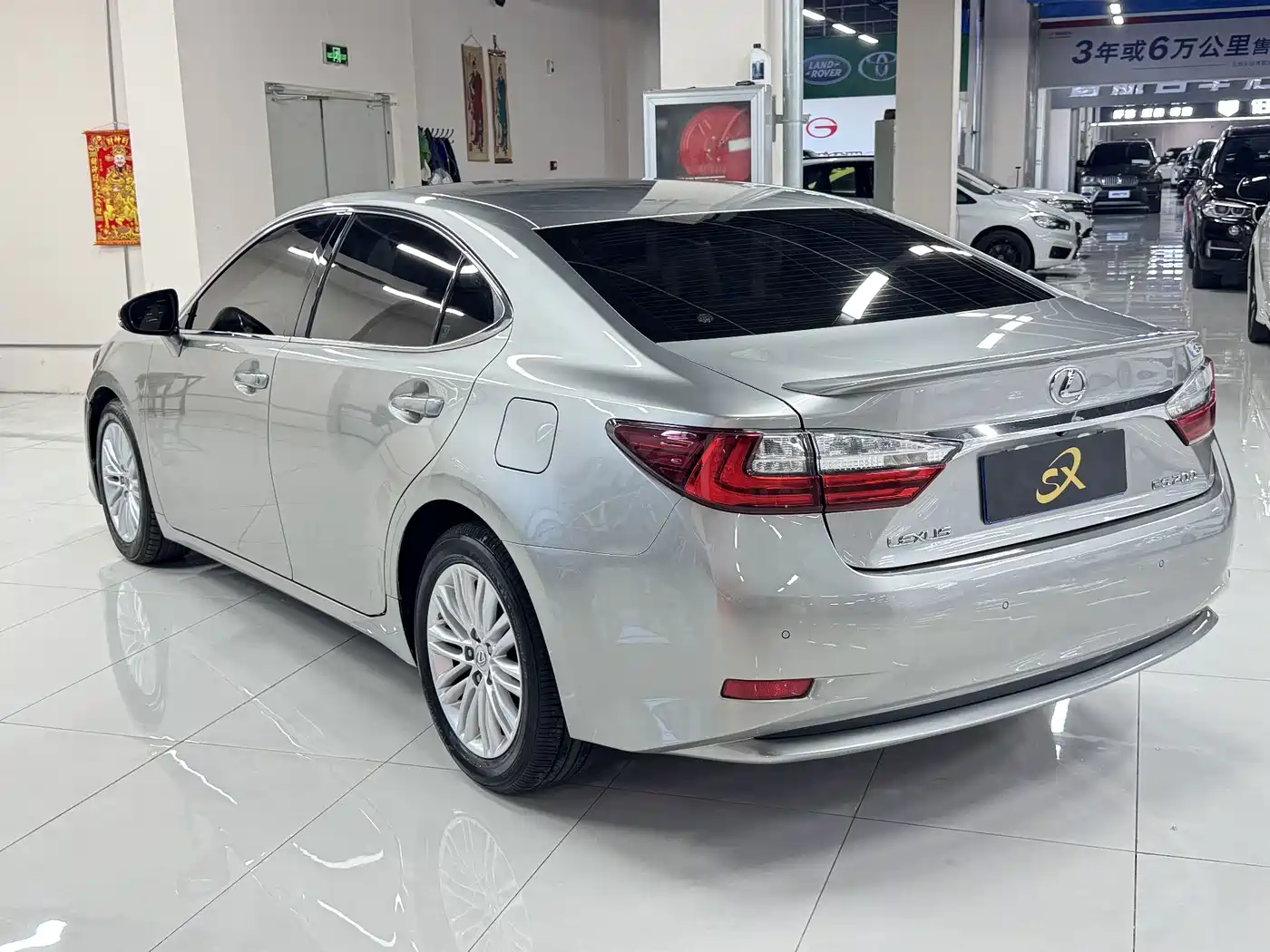 Фото 4 - Lexus ES