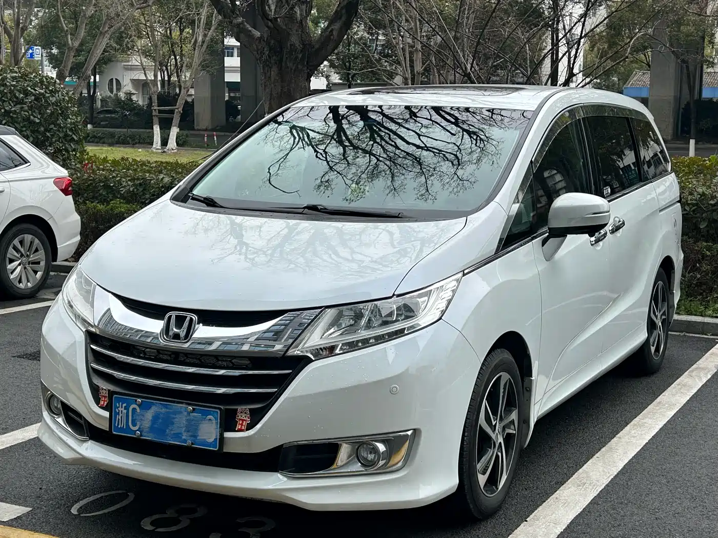 Photo 3 - Honda Odyssey