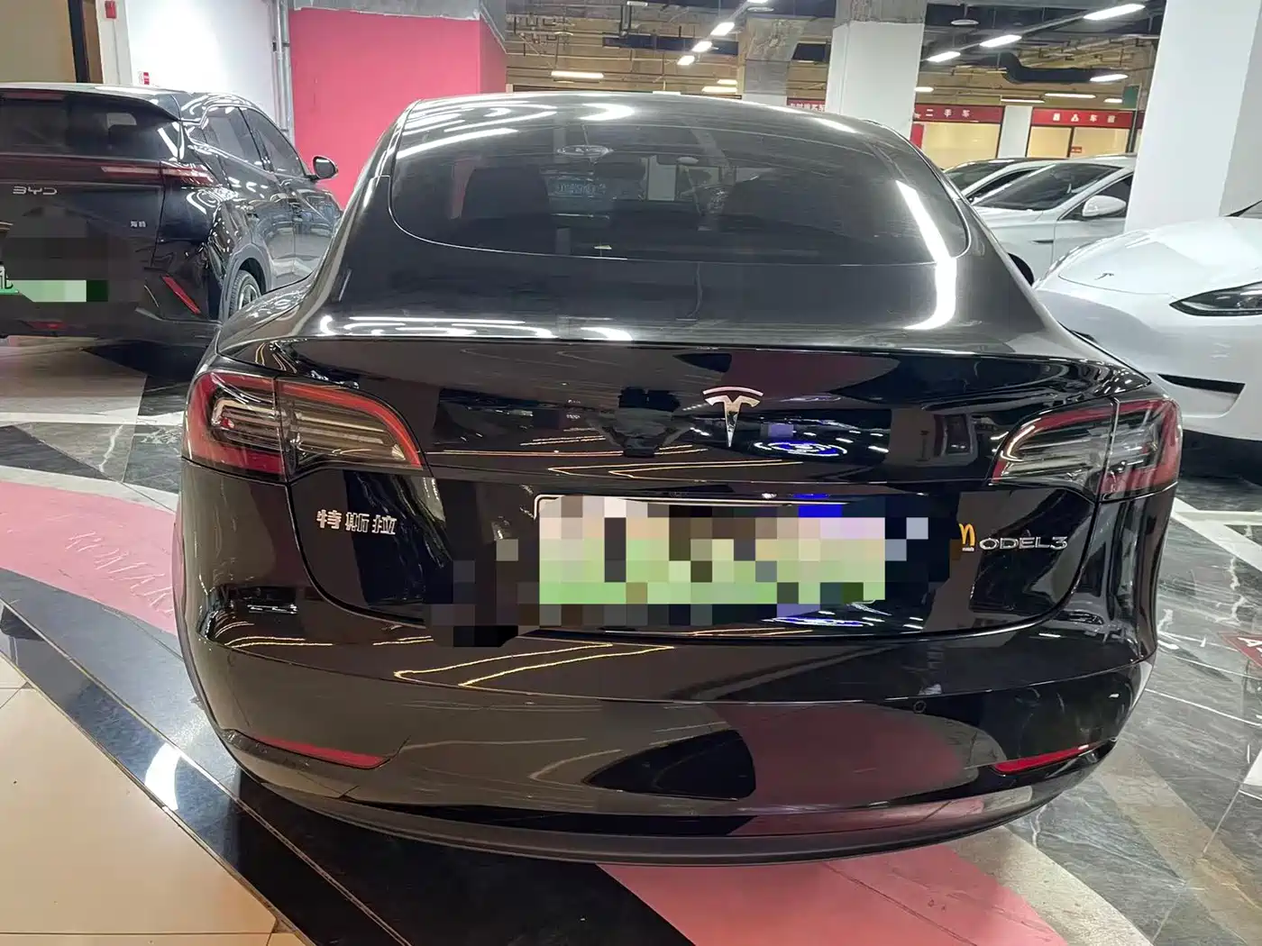 TESLA MODEL 3