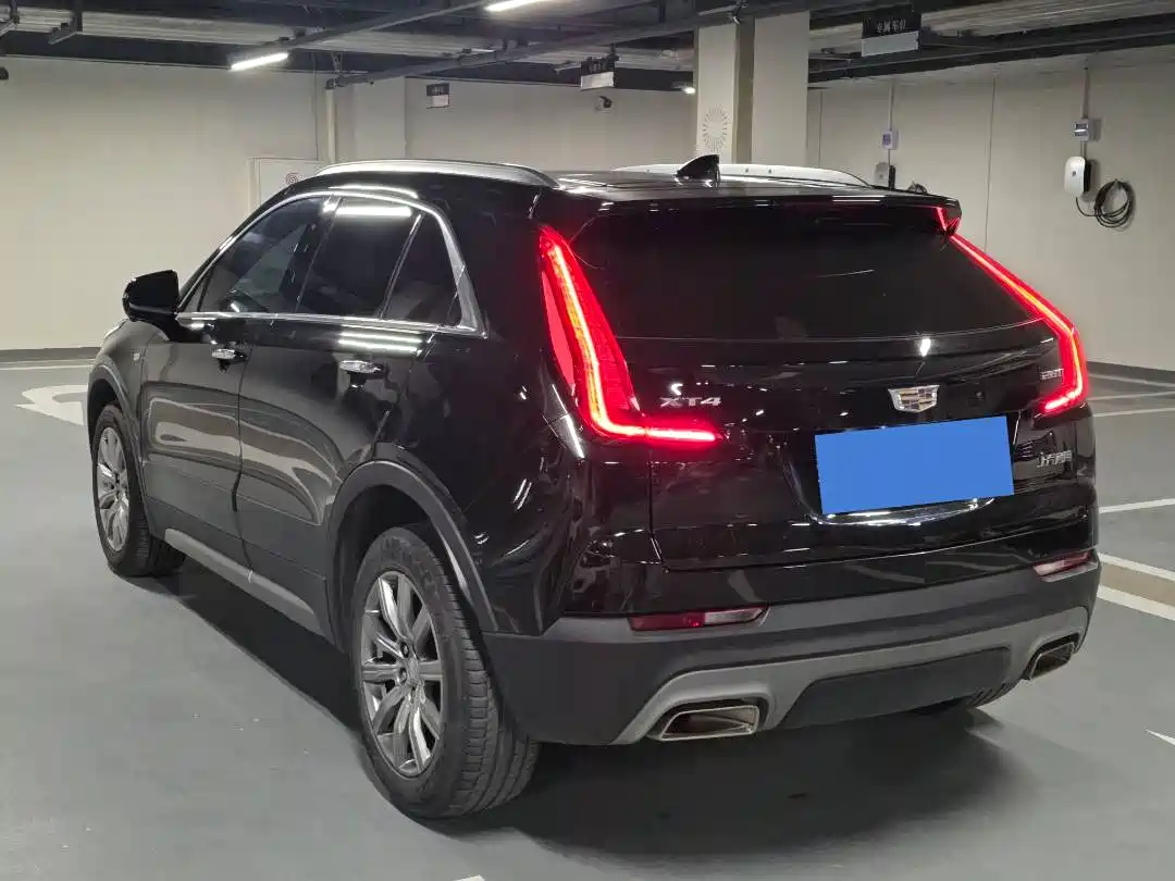 CADILLAC XT4