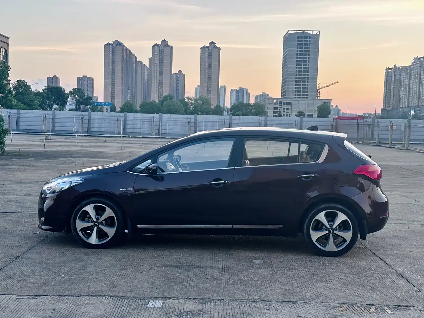 Kia K3S 2015 2014 1.6L Automatic Premium
