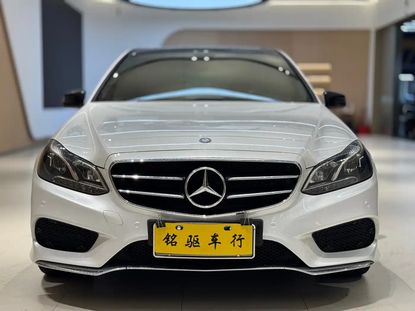 Mercedes-Benz E-Class 2014 E 260 L Sport фото 2