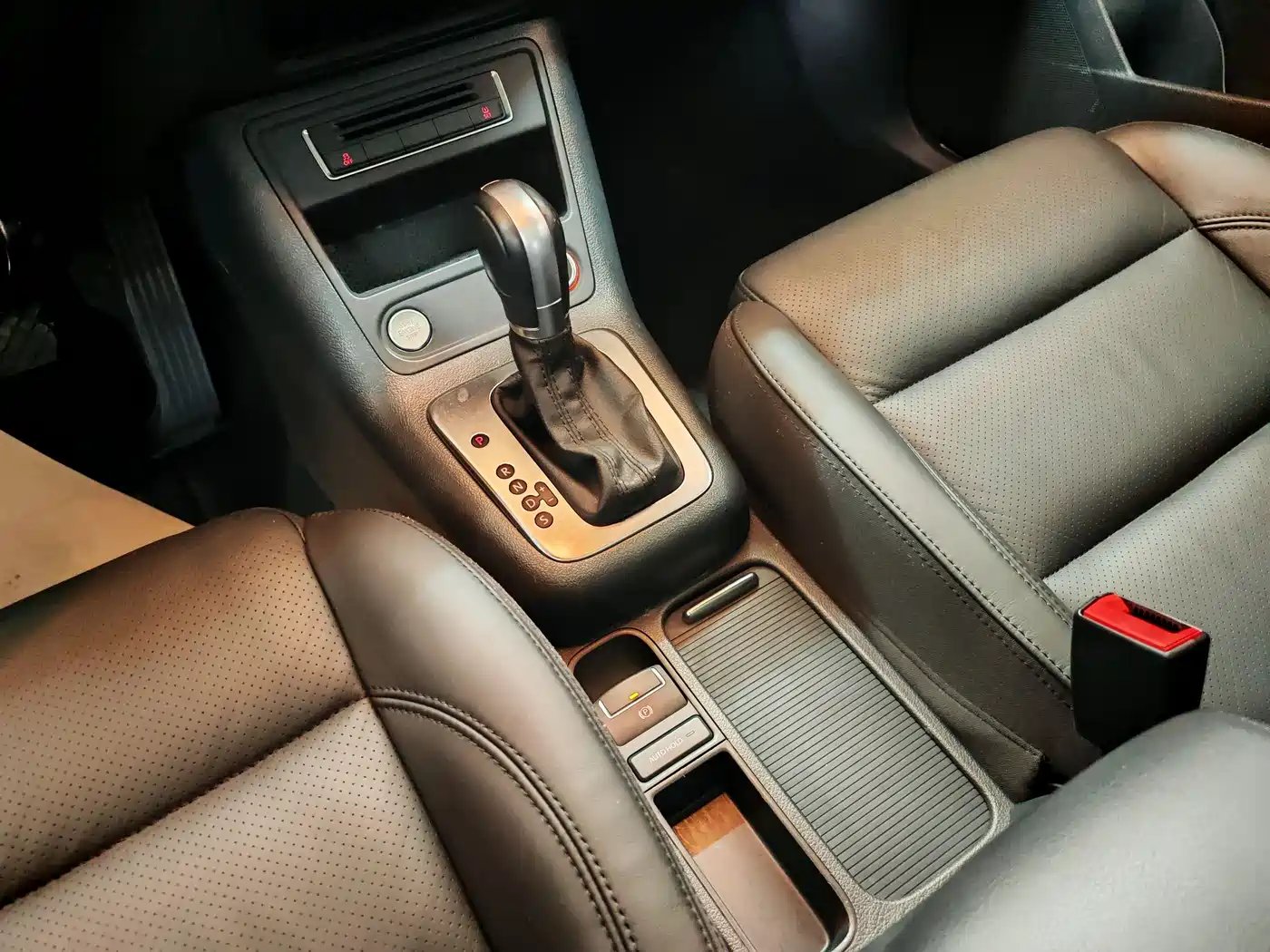 Volkswagen Tiguan 2015 1.8TSI Automatic 2WD Highline фото 18
