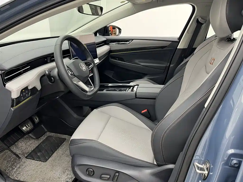 VOLKSWAGEN ID.7 VIZZION