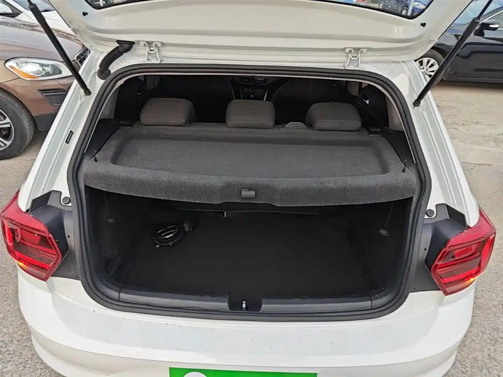 Volkswagen Polo 2023 Plus 1.5L Automatic Panorama Enjoyment Edition фото 18