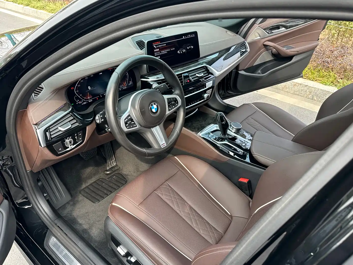 BMW 5 Series 2022 525Li M Sport Package фото 4