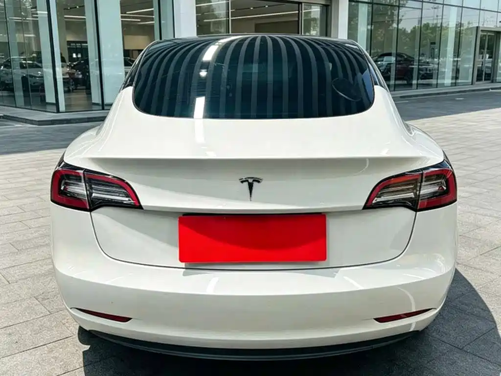 Фото 5 - Tesla Model 3