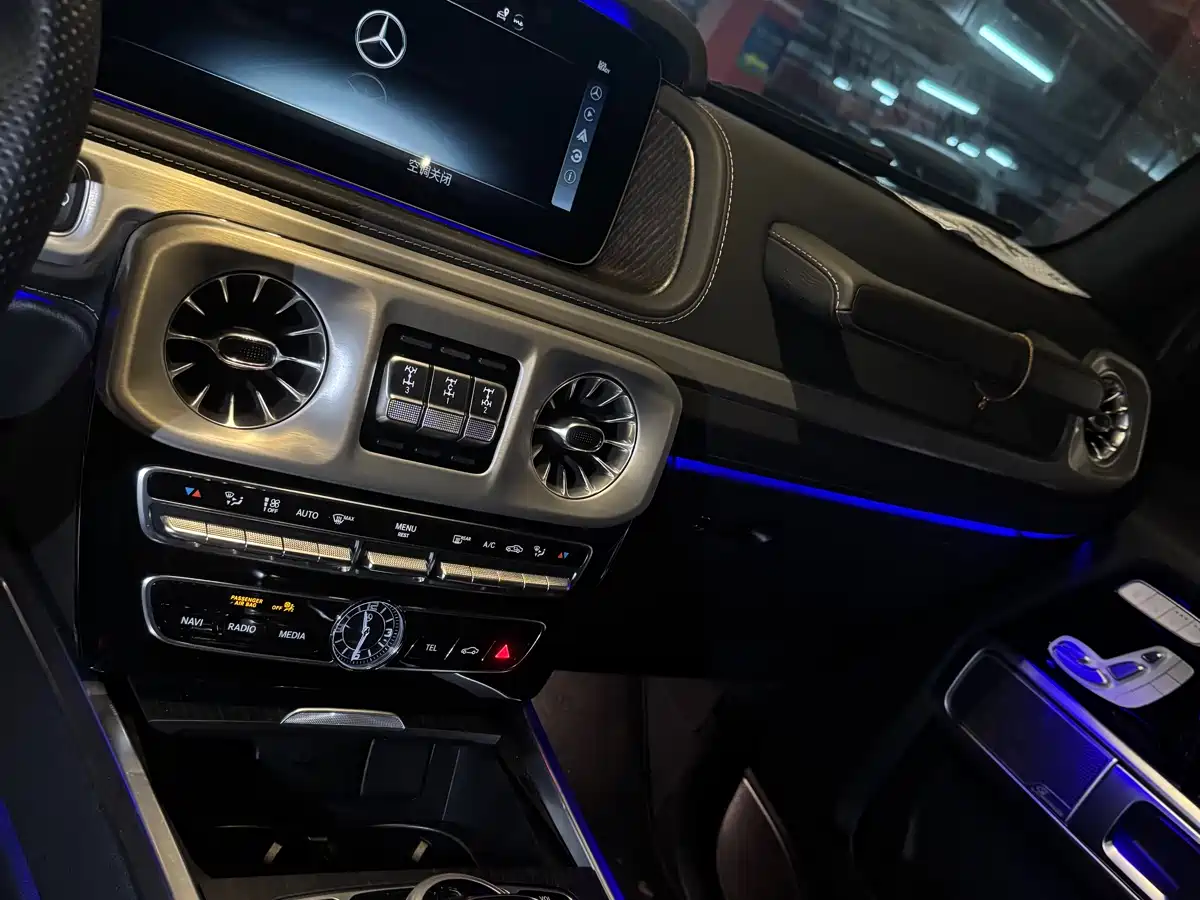 Mercedes-Benz G-Class 2024 G 500 фото 19
