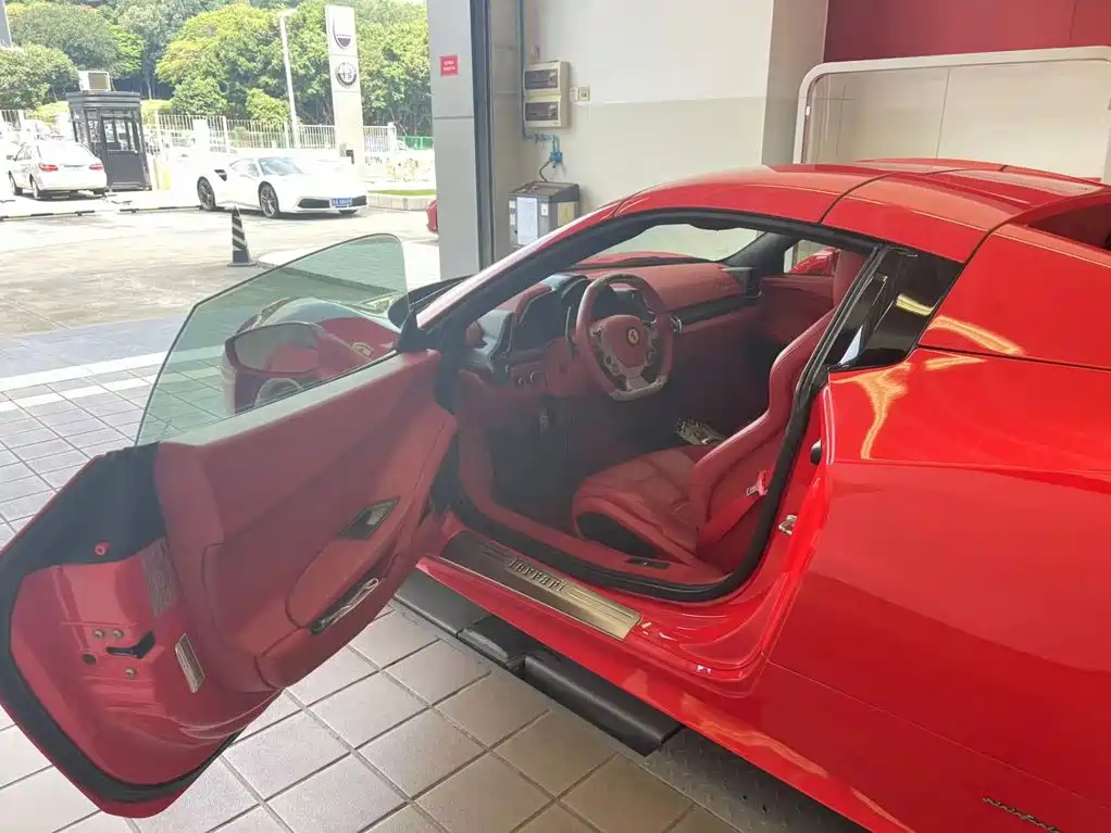 Ferrari 458 2015 2013 4.5L Spider