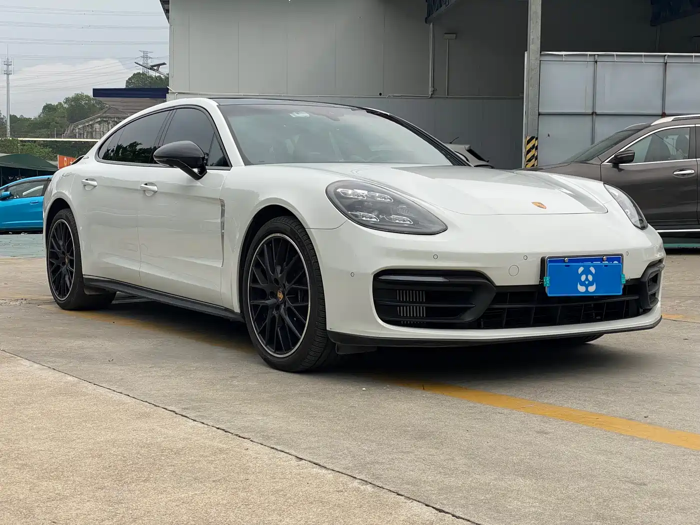 PORSCHE PANAMERA