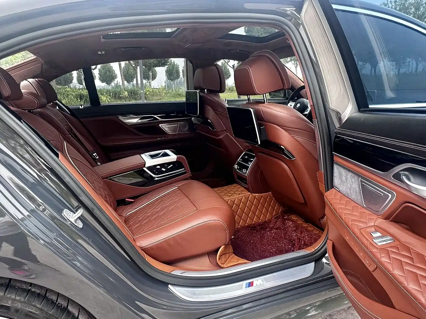 Photo 4 - BMW 7 Series
