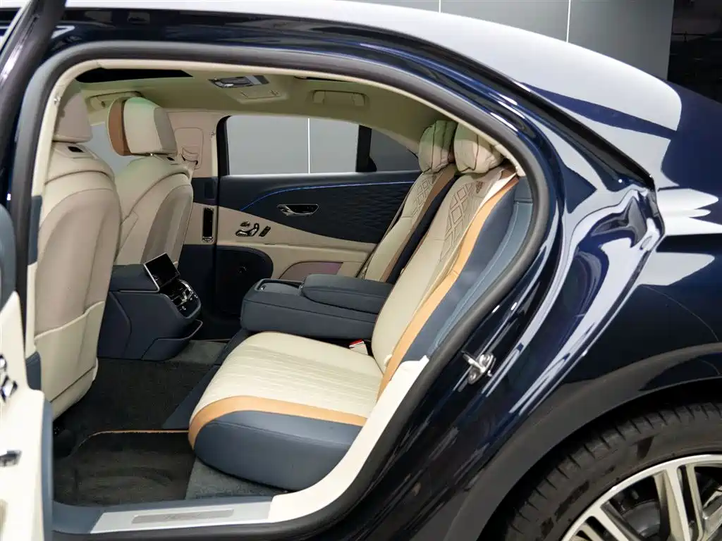 BENTLEY FLYING SPUR PLUG-IN HYBRID