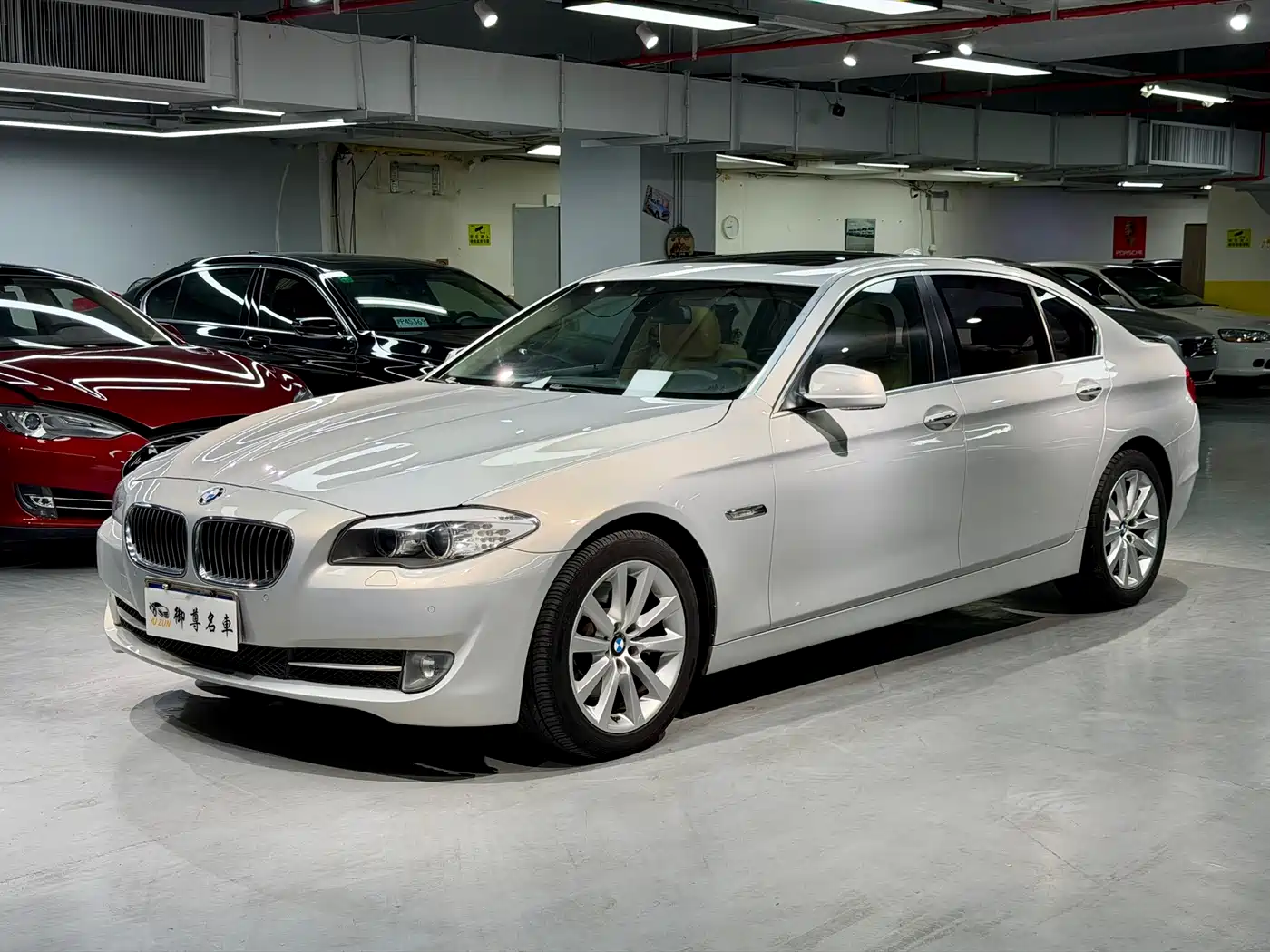 BMW 5 Series 2011 535Li Leading