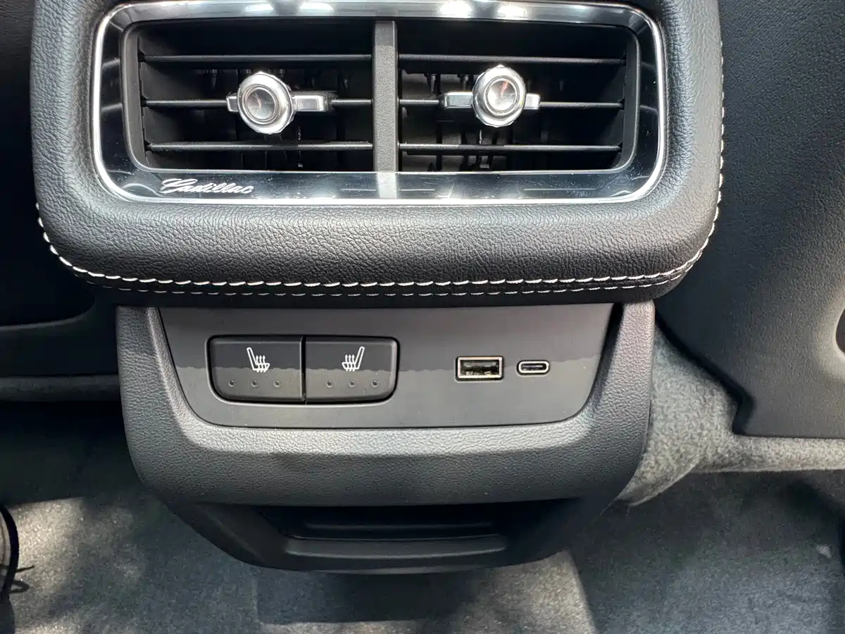 Cadillac XT5 2026 2026 2.0T Luxury Model