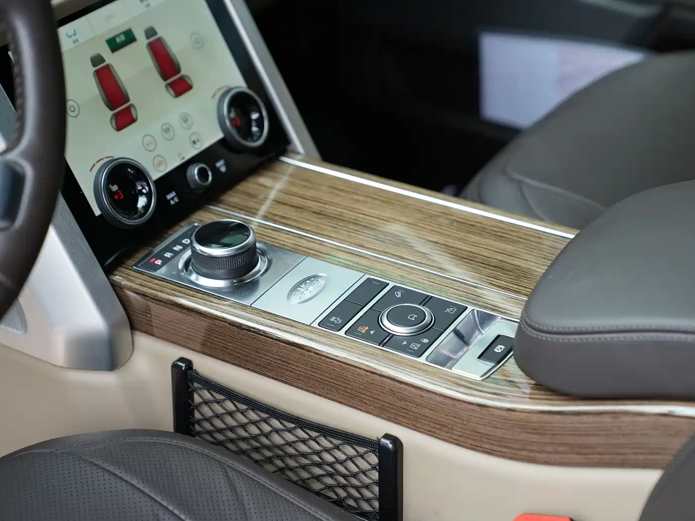 Land Rover Range Rover 2018 3.0 SC V6 Vogue Heritage Extended Edition фото 9