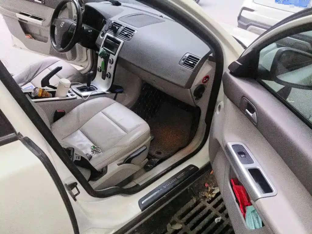 Volvo S40 2010 2009 Model 2.0L Automatic Smart Edition