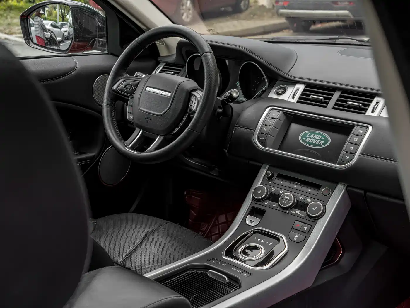 Land Rover Range Rover Evoque 2016 Model 2.0T Tilt Orange Limited Edition фото 9