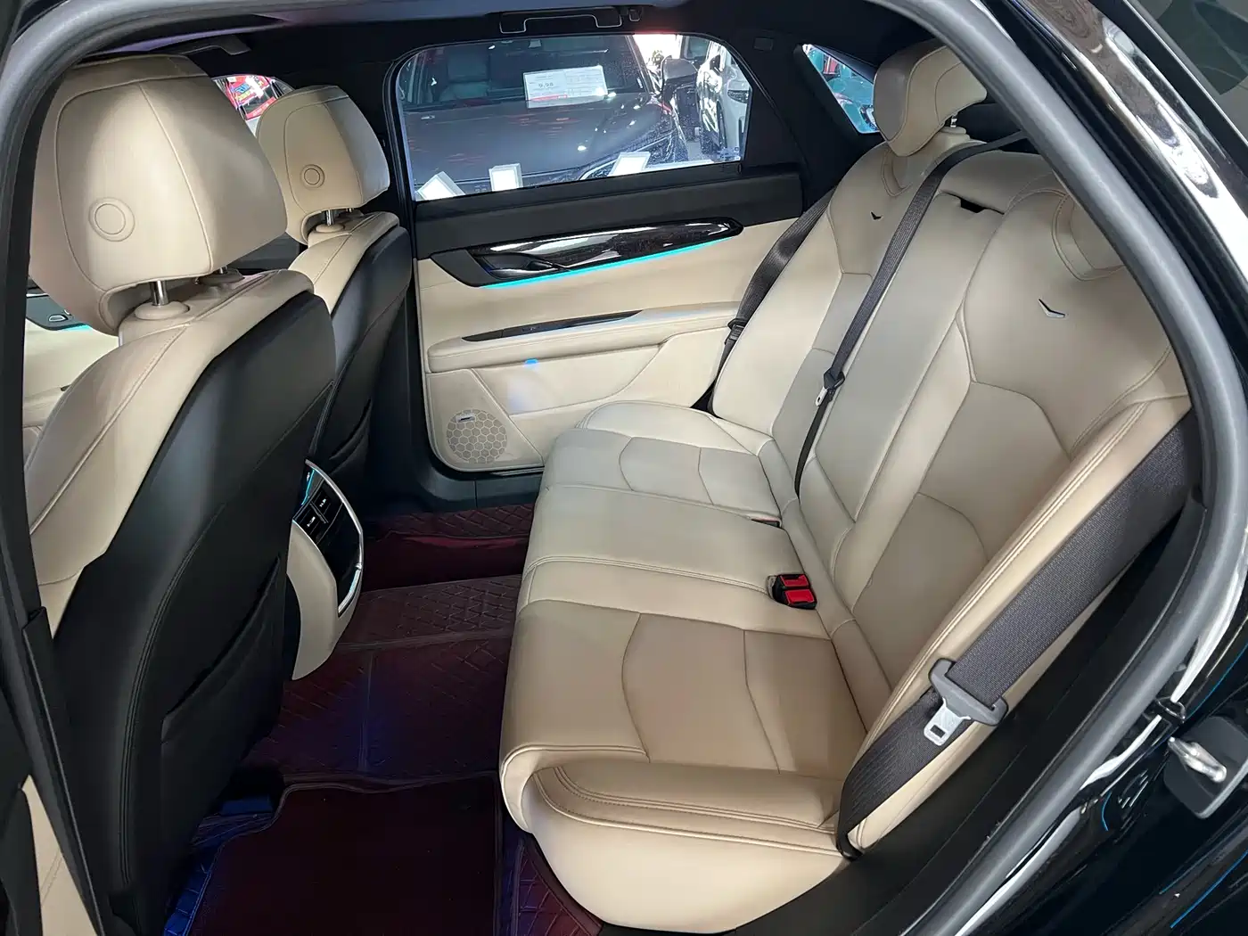 CADILLAC CT6