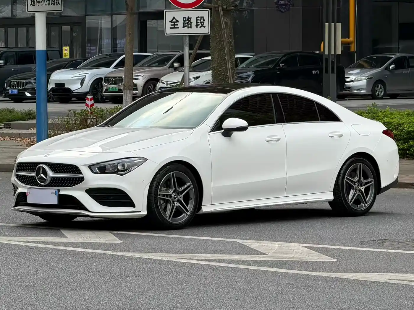 MERCEDES-BENZ CLA