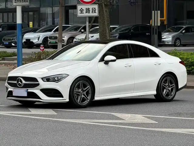 MERCEDES-BENZ CLA
