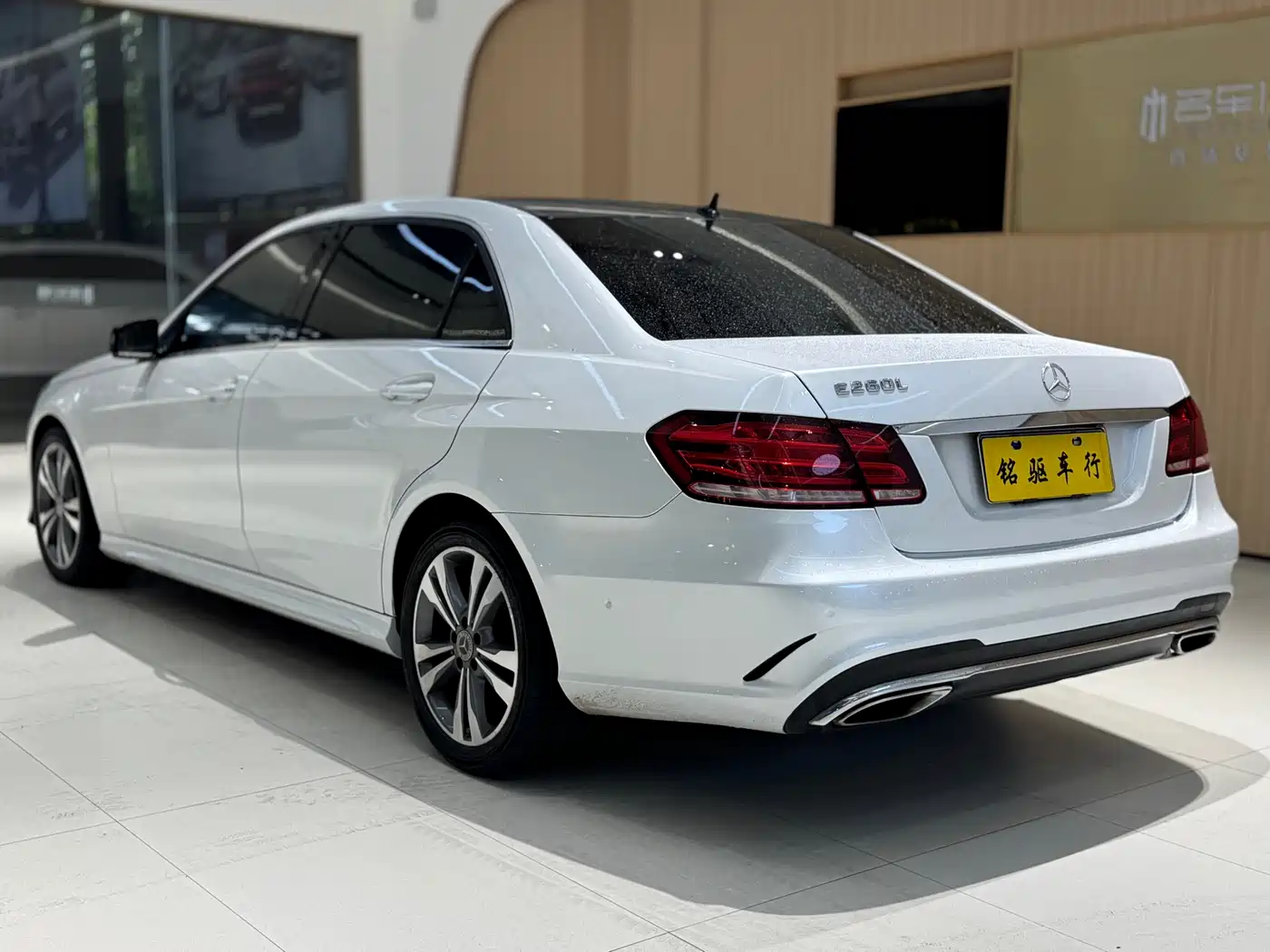 Mercedes-Benz E-Class 2014 E 260 L Sport фото 4
