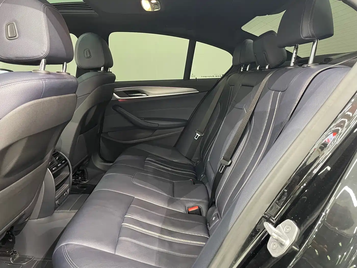 BMW 5 Series (Import) 2020 Model 525i M Sport Package фото 17