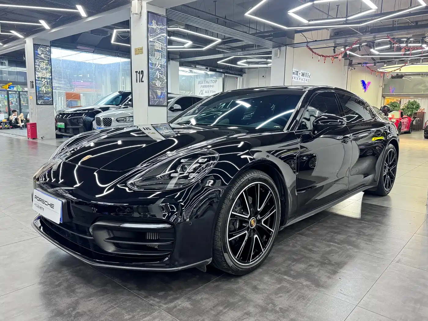 PORSCHE PANAMERA