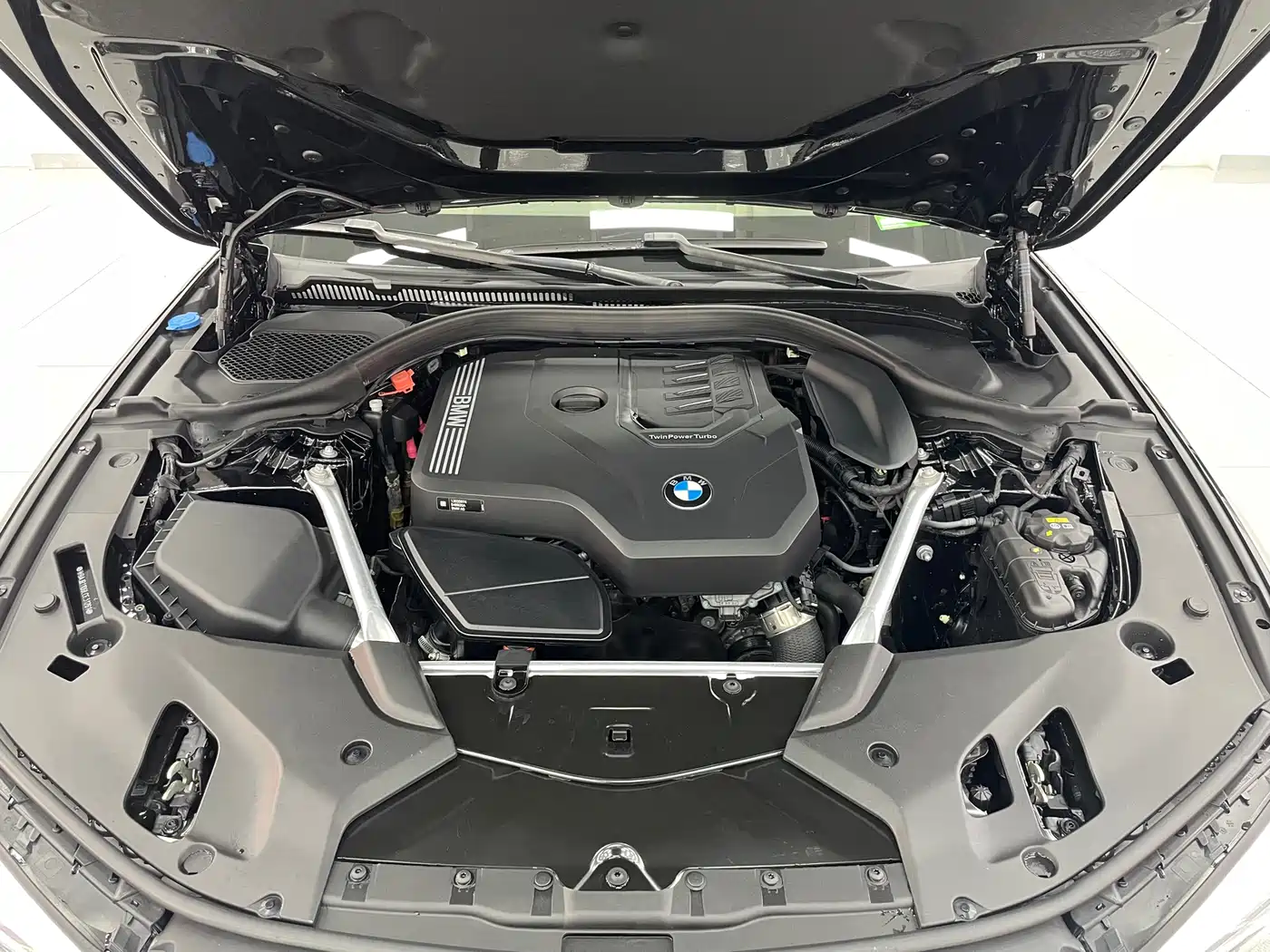 BMW 5 Series (Import) 2020 Model 525i M Sport Package фото 22