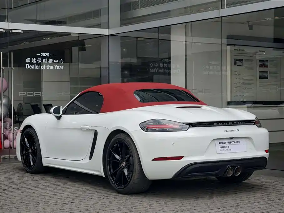PORSCHE 718