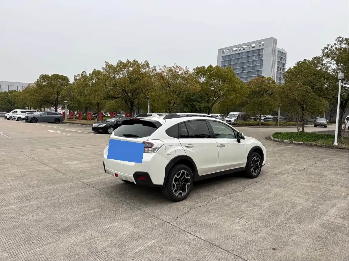 Subaru XV 2016 Model 2.0i Luxury Navigation Edition фото 4