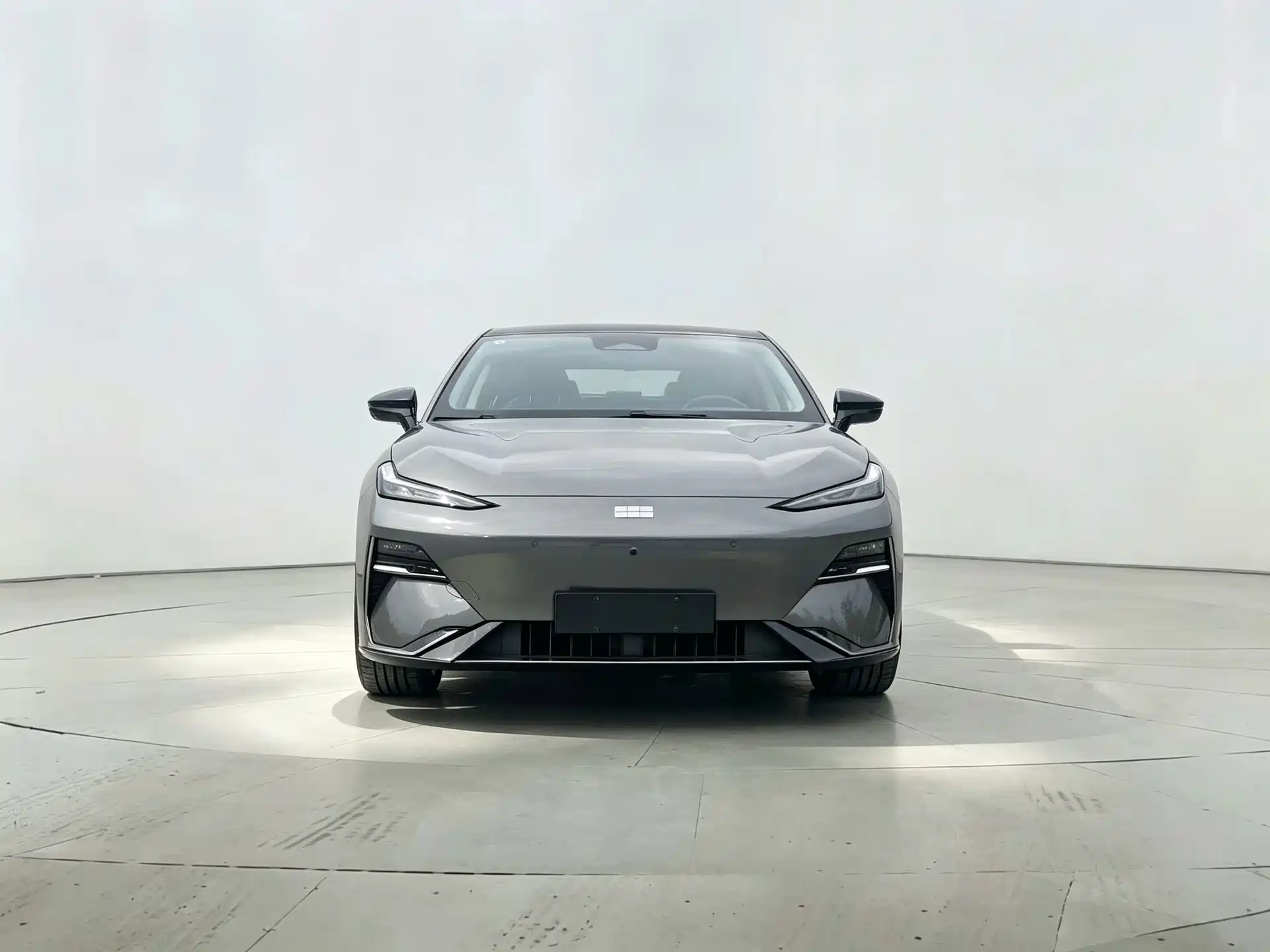 Фото 2 - Geely Galaxy Galaxy E8