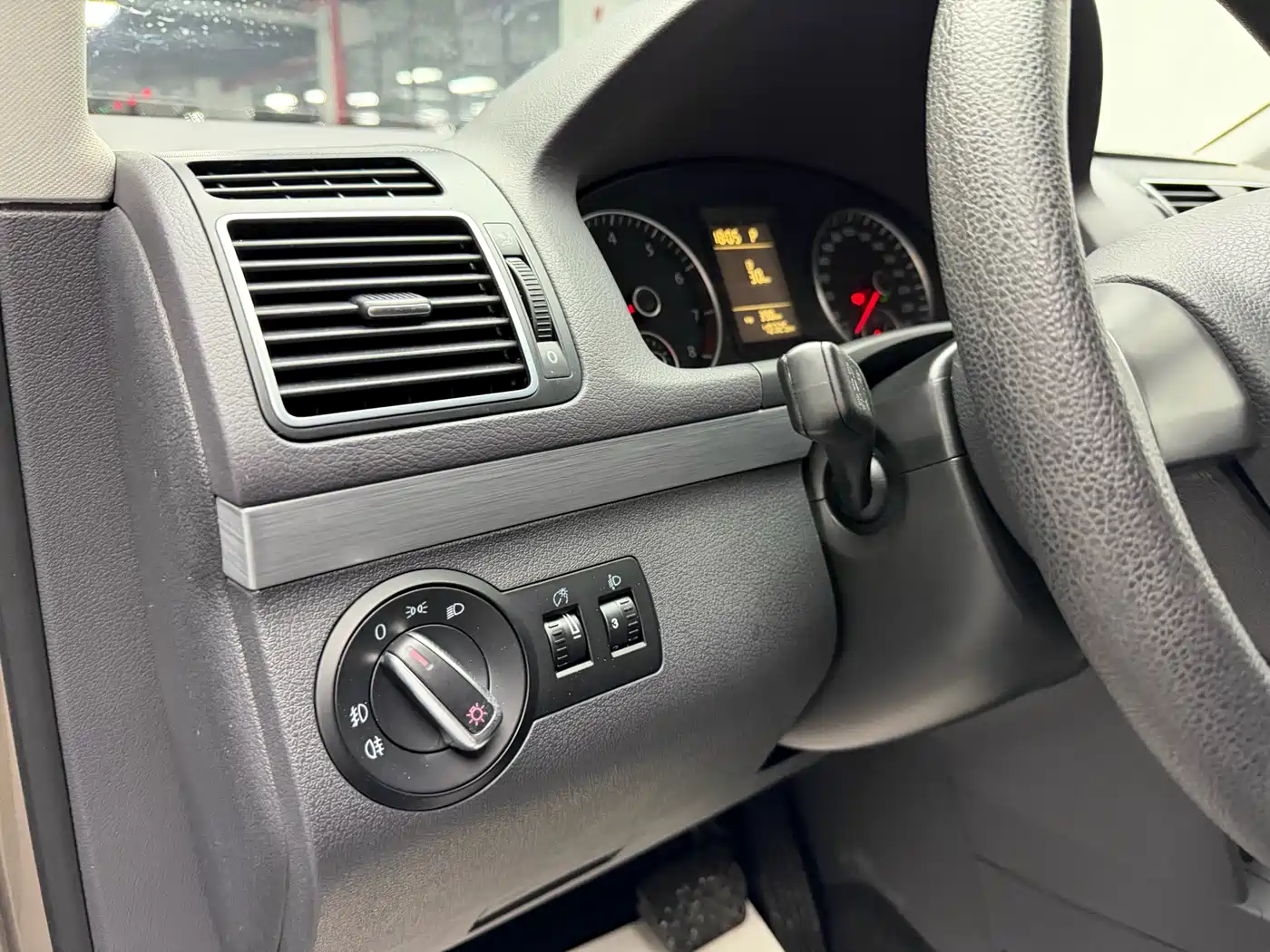 Volkswagen Touran 2015 1.4T DSG Comfort Edition 5-seater фото 6