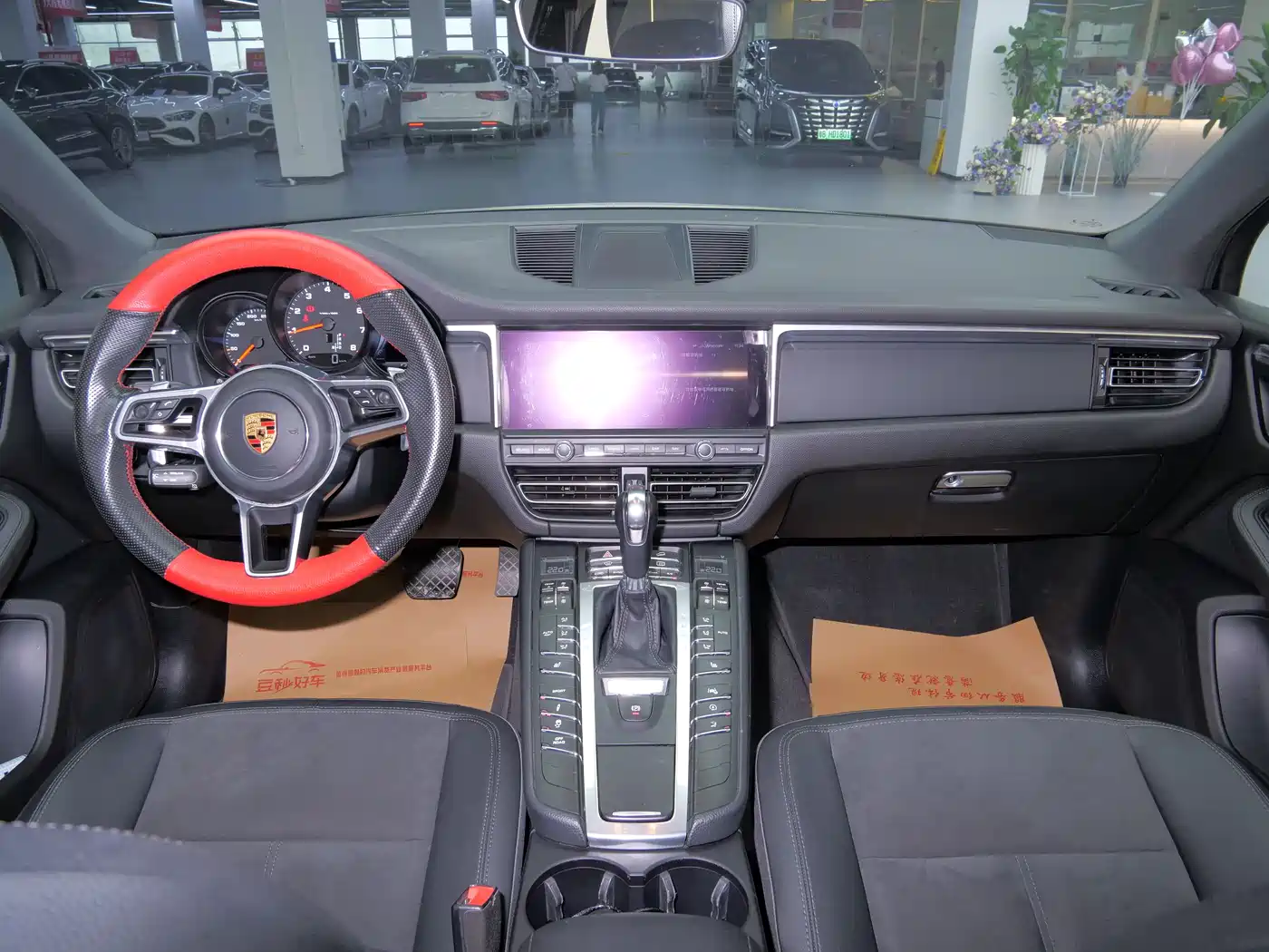 Porsche Macan 2018 Macan 2.0T фото 12