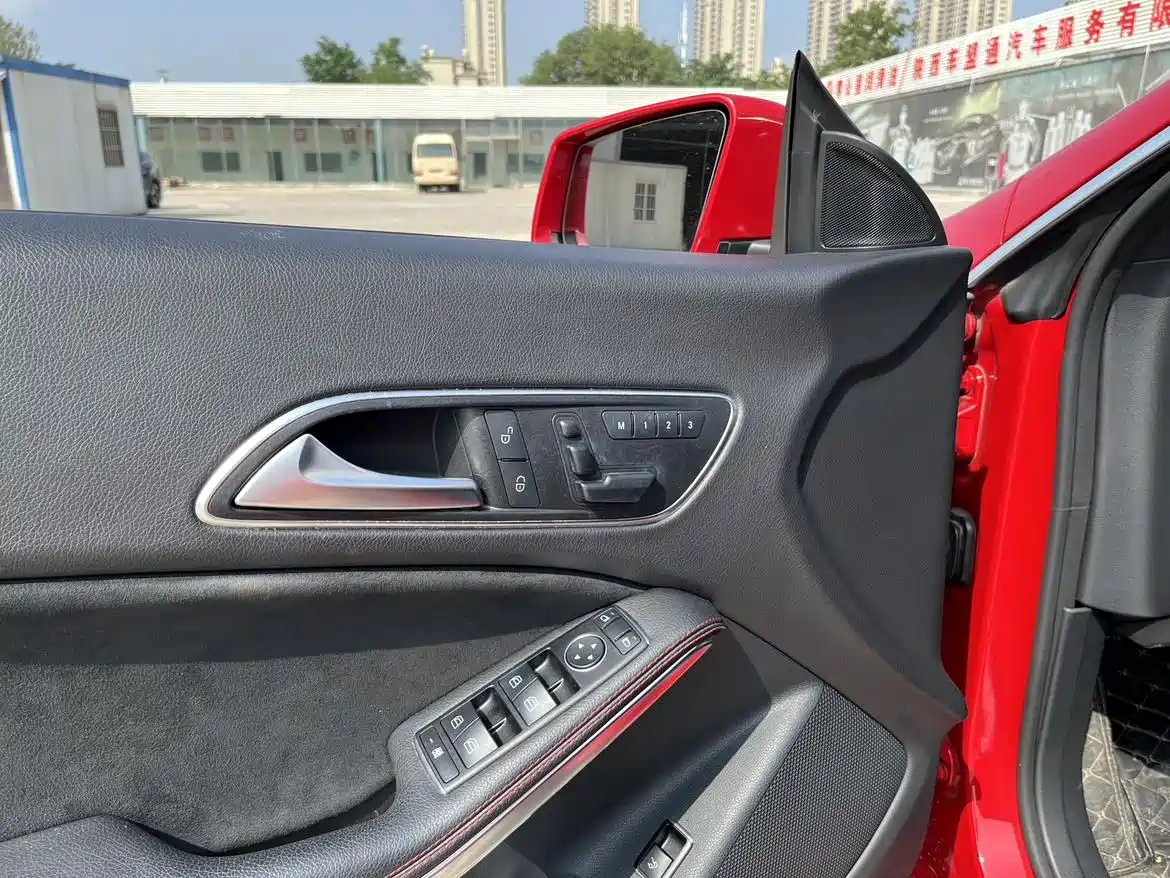 Mercedes-Benz CLA (Import) 2015 CLA 220 4MATIC фото 6