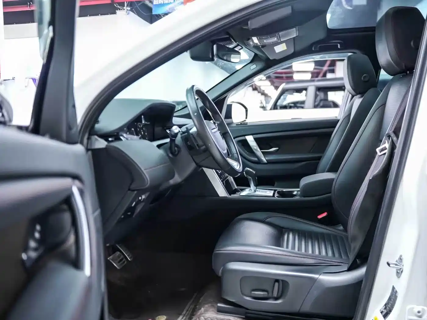 Land Rover Discovery Sport 2021 249PS R-Dynamic S Performance Edition фото 4