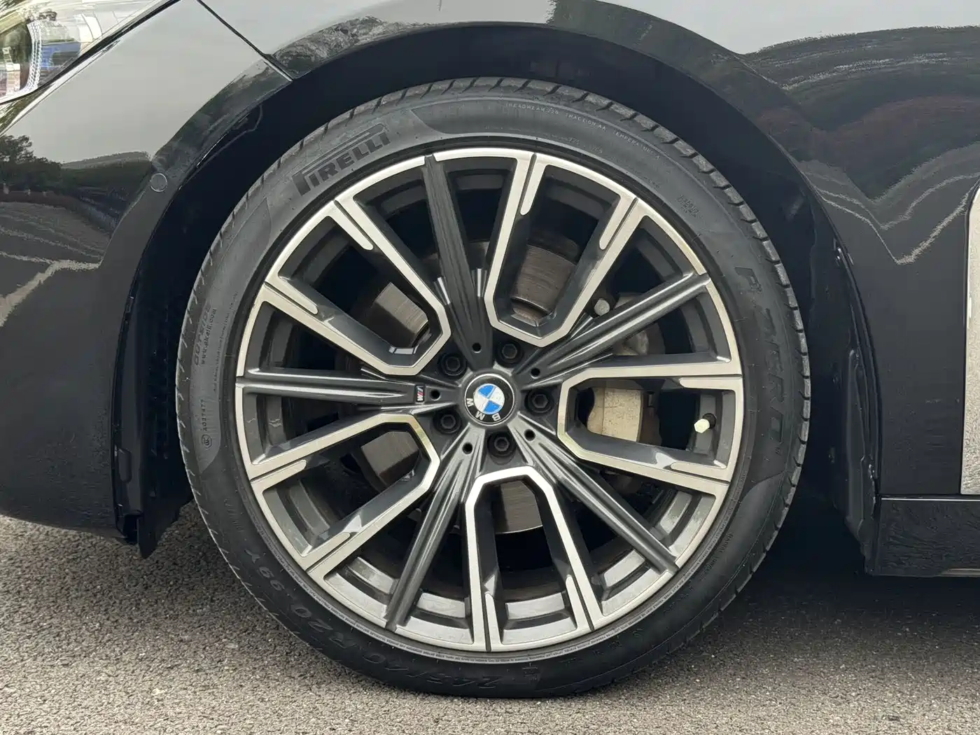 BMW 7 Series 2016 730Li Leading фото 9