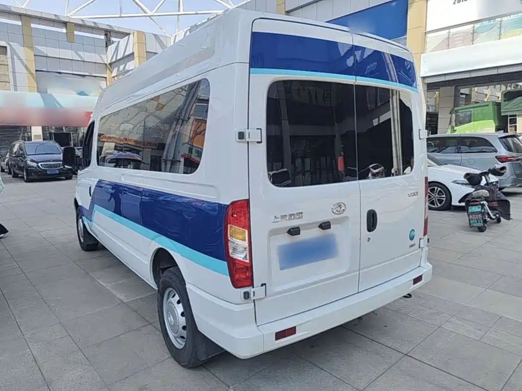 SAIC Maxus Xintu V80 2025 2024 Aoyun Value Edition 6AMT Long Wheelbase Medium Roof 127Ps 6/7/8/9 Seats