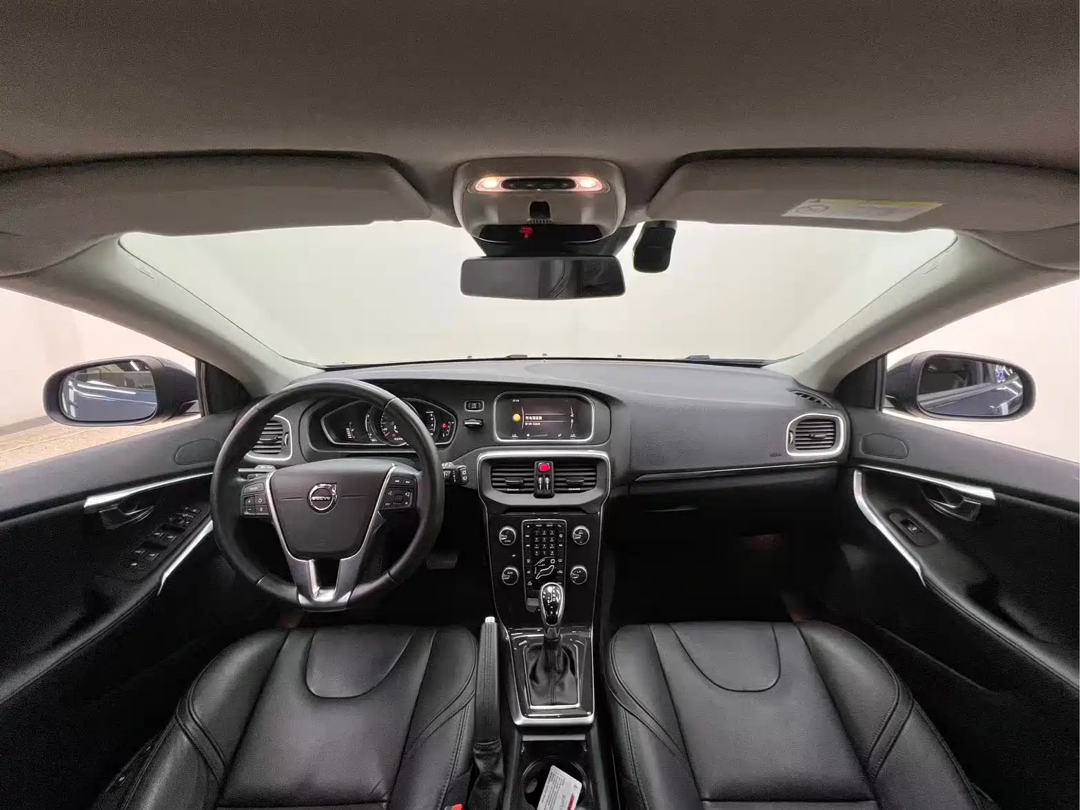 Photo 9 - Volvo V40