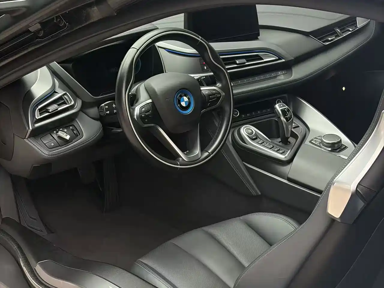 Photo 14 - BMW i8