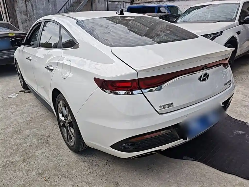 Hyundai Fista 2019 280TGDi Sport Edition China VI фото 5