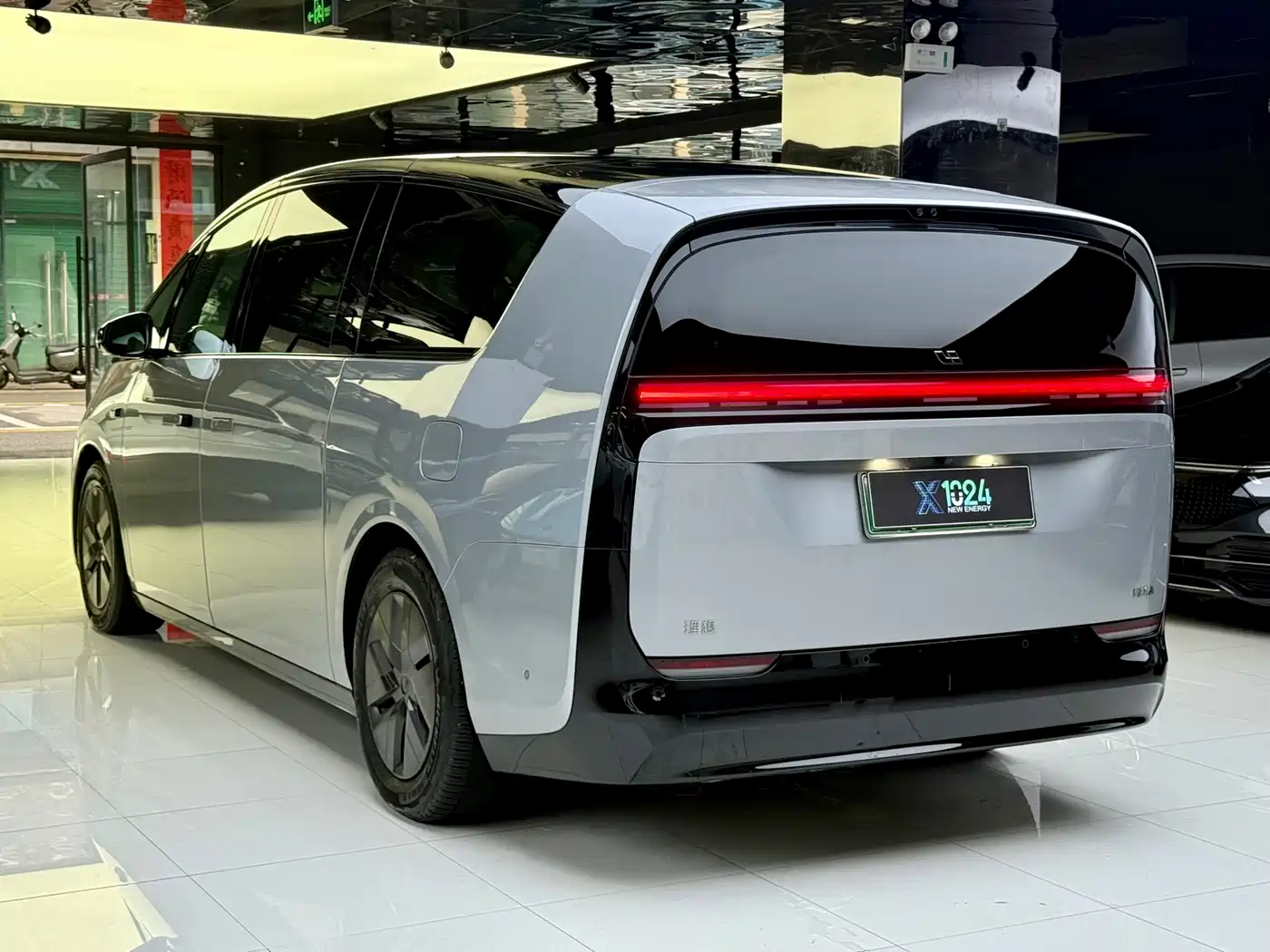 Li Auto MEGA 2024 2024 Ultra