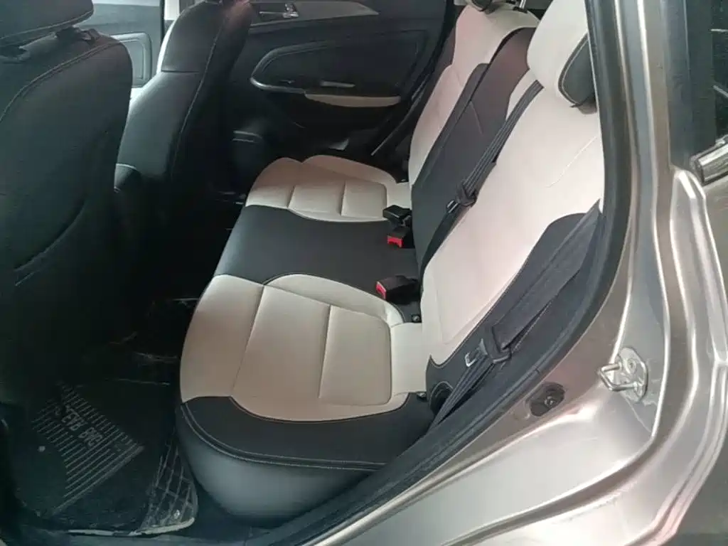 Фото 17 - Changan CS35
