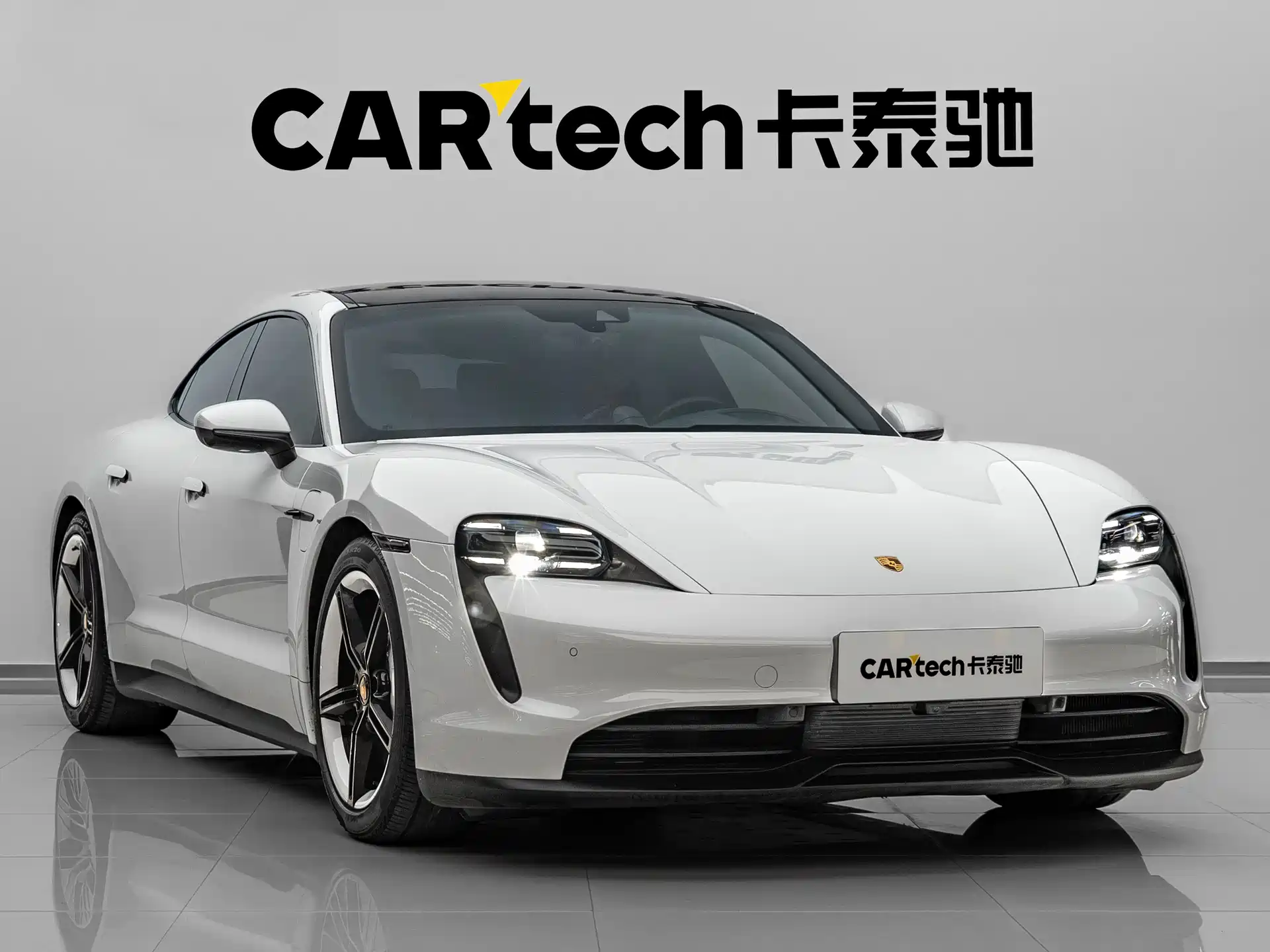 صورة 4 - Porsche Taycan
