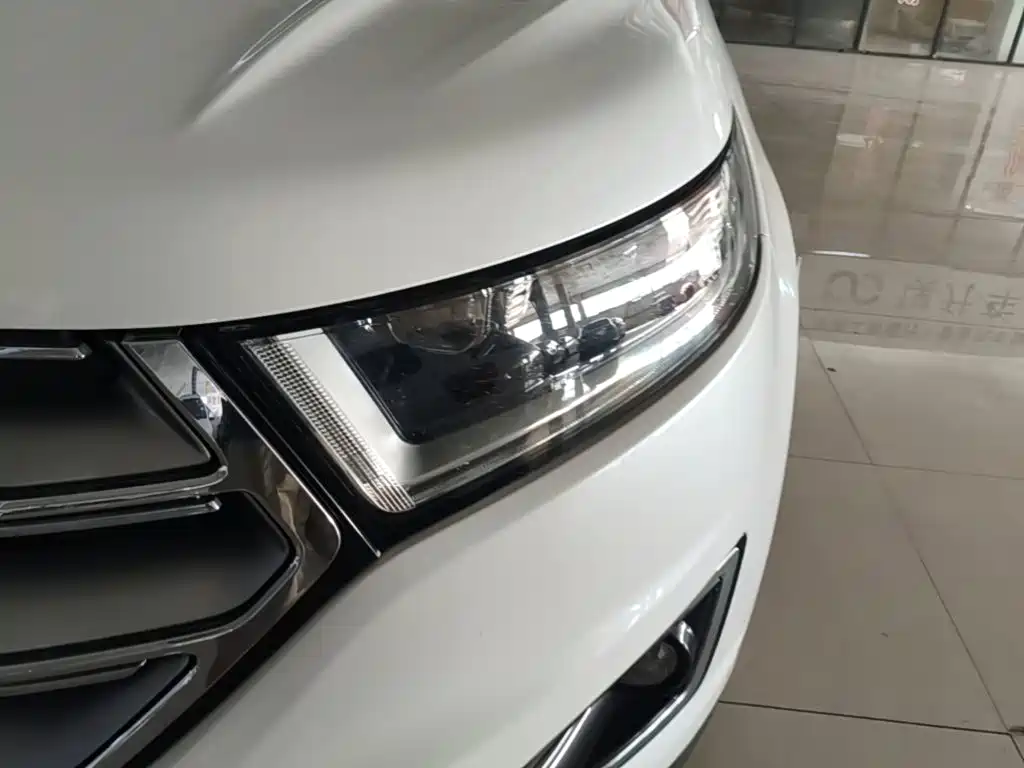 Photo 24 - Ford Edge