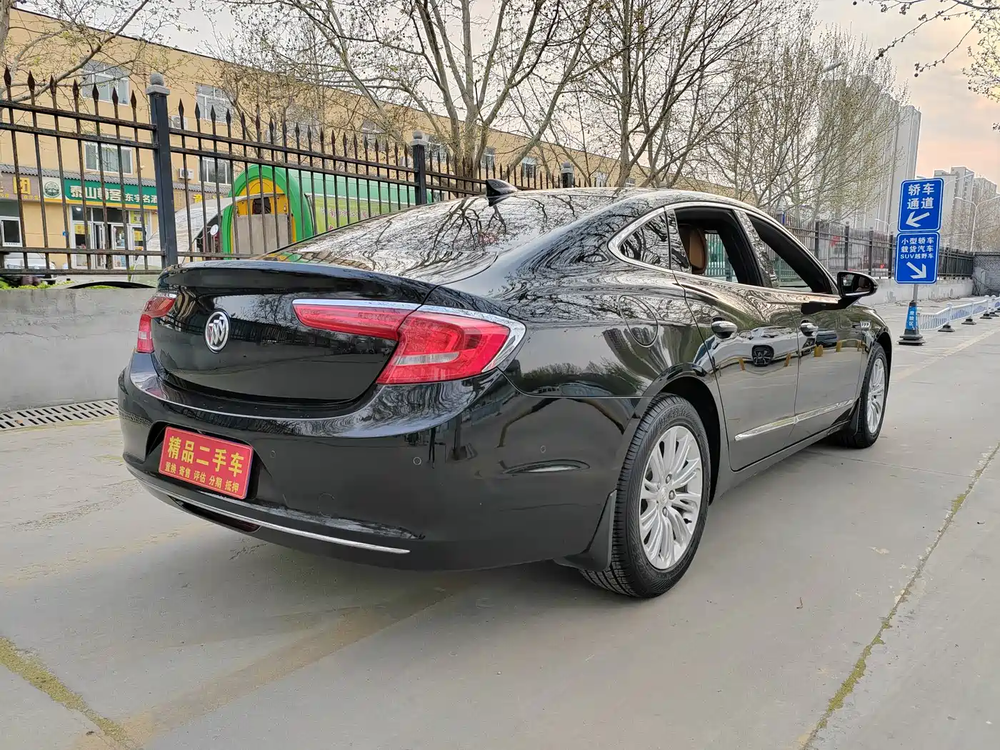 Buick LaCrosse 2018 Model 20T Luxury Edition фото 4