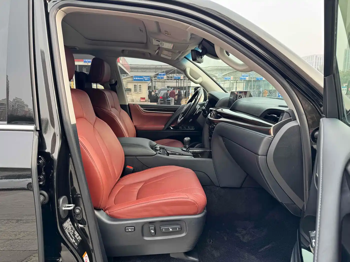 Lexus LX 2017 570 Prestige Luxury фото 10