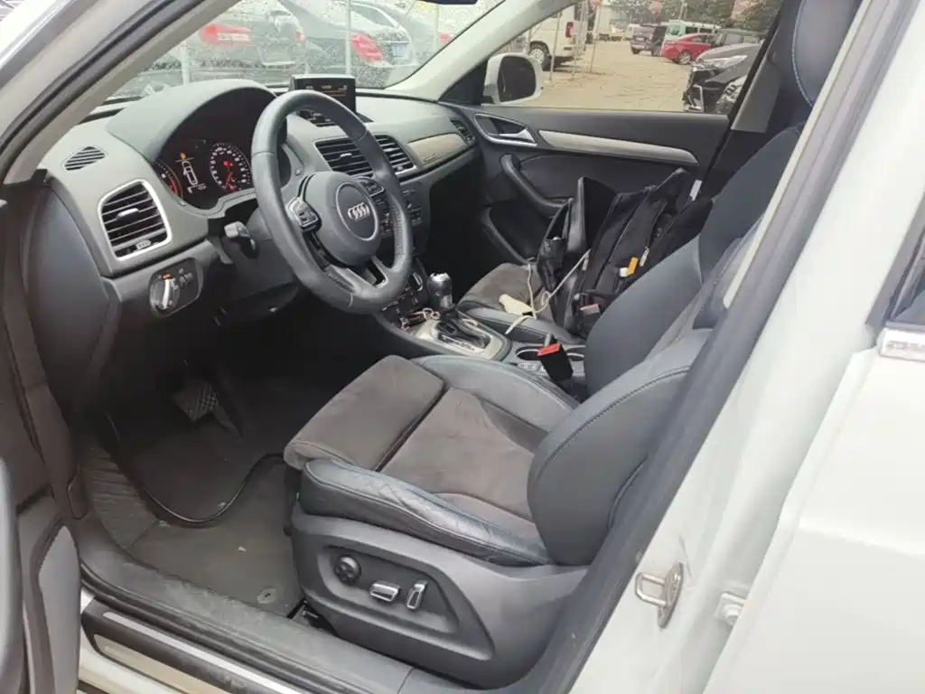 Photo 15 - Audi Q3