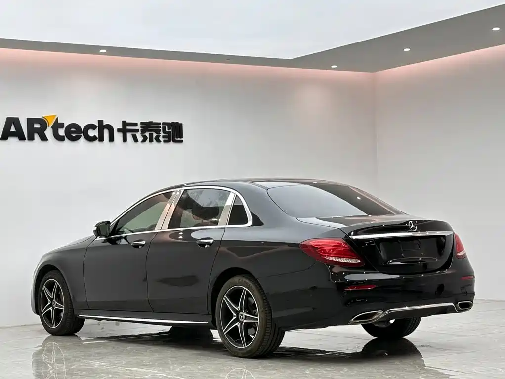 Mercedes-Benz E-Class, миниатюра 3