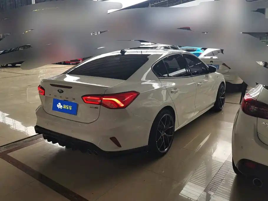 Ford Focus 2022 2021 Sedan EcoBoost 180 Auto ST Line